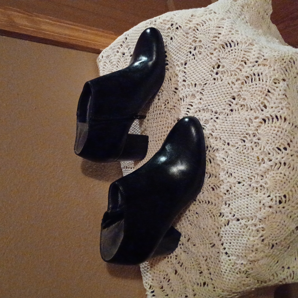 Flex Life Stride Booties